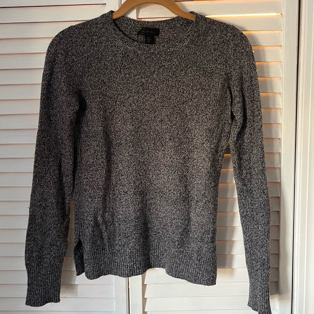 Sak’s Fifth Avenue Cashmere crewneck sweater, xs